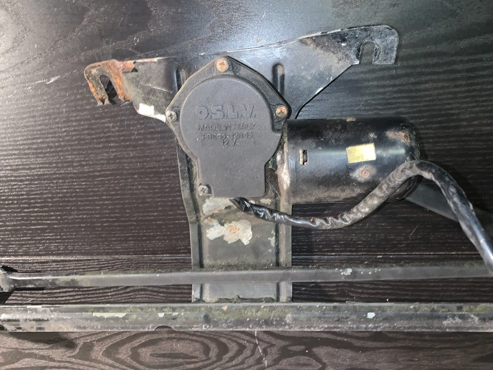 Motor limpiaparabrisas biturbo Maserati 425 1988 Foto 2 de 4