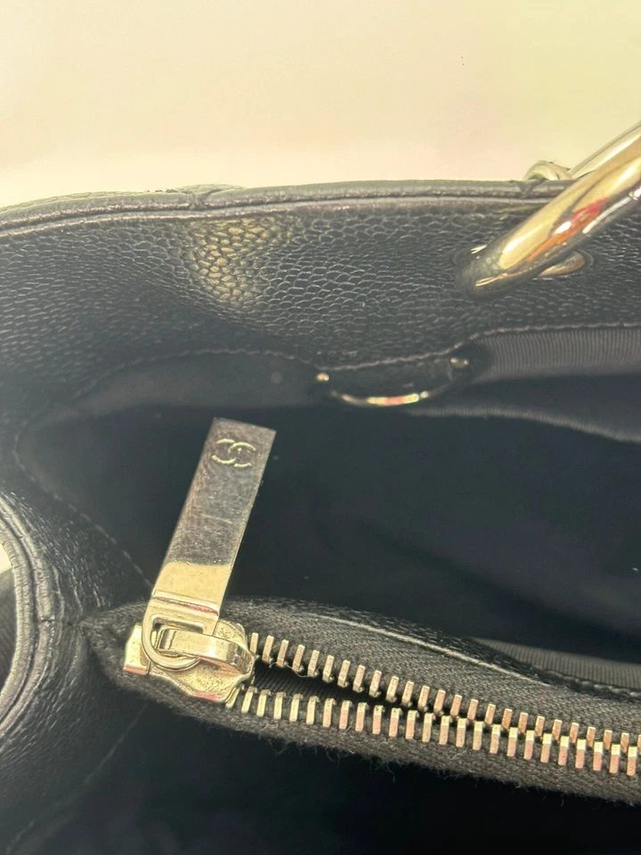 Auténtico Bolso de Hombro Chanel CC Grand Shopping GST Cuero Caviar Negro Foto 2 de 4