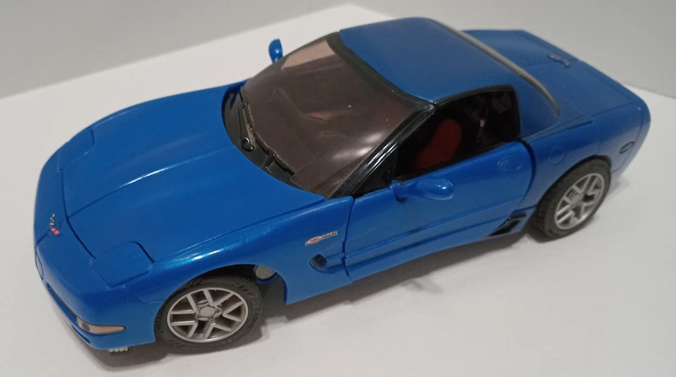 Hasbro Transformer 2004, Tracks, Chevy Corvette, Blue, Z06 Complete - Image 4 of 4