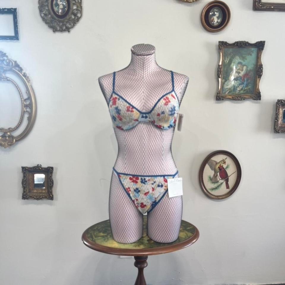 Vintage Calvin Klein Floral Lingerie Set 36B Bra & High-Cut Thong Blue/Red Mesh