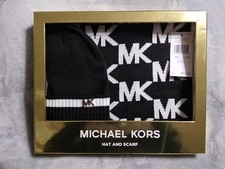 AUTHENTIC MICHAEL KORS 2 PC. GIFT SET HAT  SCARF BLACK WHITE  MK LOGO CHARM