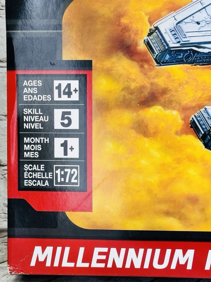 Revell Star Wars MILLENNIUM FALCON Large 1/72 Model 904 Skill 5 New Sealed 2015 - Image 2 of 4