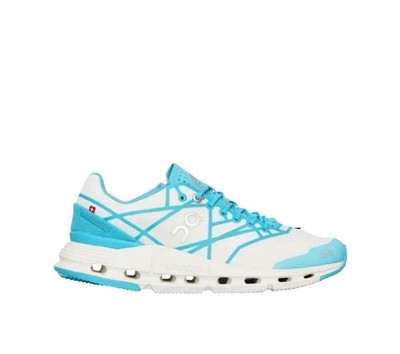 Size 8.5 - On Cloudnova Z5 Cyan Blue/Optical White