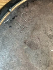 3 Notch Lodge #10 Early Century Cast Iron Pan Skillet