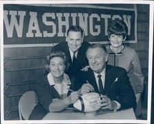 1967 Paul Schwegler Husky All American University Football 8x10 Vintage Photo