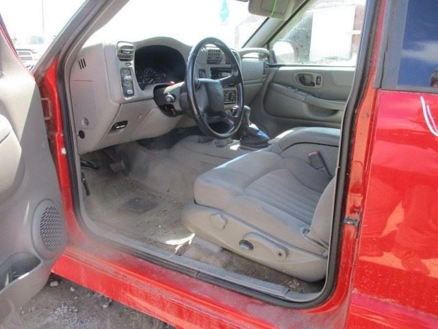 Chevrolet Blazer 2003 Bootlid/Tailgate Red 12389427 1239 Foto 3 de 4