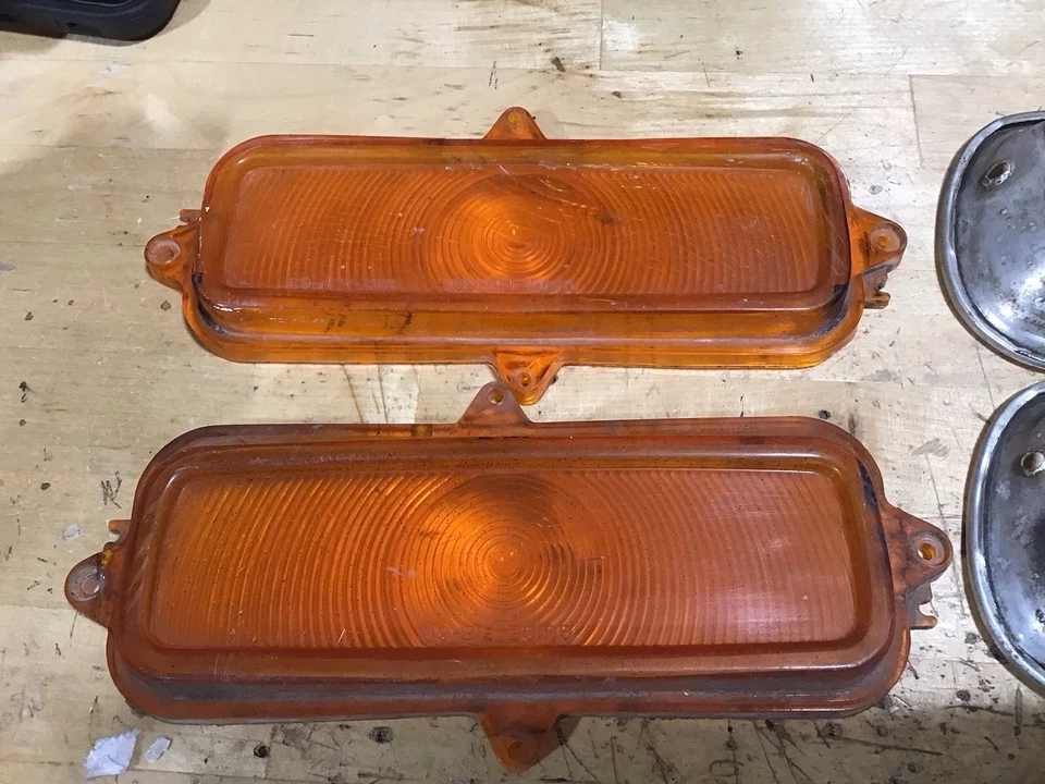 Biseles y lentes usados Chevy, camioneta GMC 47-72, lámpara de estacionamiento Foto 3 de 4
