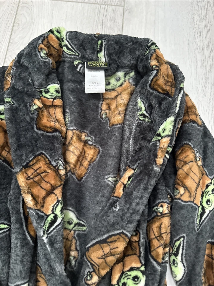 NWT Baby Yoda Grogu Robe Unisex Boy Girl Star Wars Mandalorian Sz 6 - Image 3 of 3