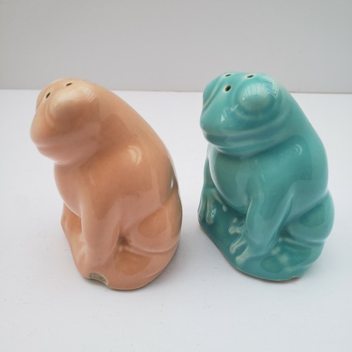 Vintage West Coast Pottery Frog Salt & Pepper Shakers Blue Peach 318 Frogs FLAWS - Picture 5 of 12