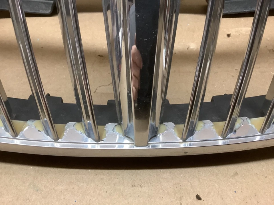 Lincoln Tow Car 1998-2002 completo cromo parrilla delantera y soporte de montaje OEM Foto 3 de 4