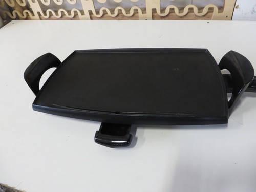 Presto 22 inch Electric Grill Griddle With Removable Handles Black 07061 - Picture 7 of 10