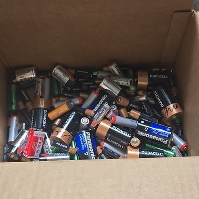 Lot USED baterteries mixed,  GP AA AAA D  8 Lb  Don't work/repair