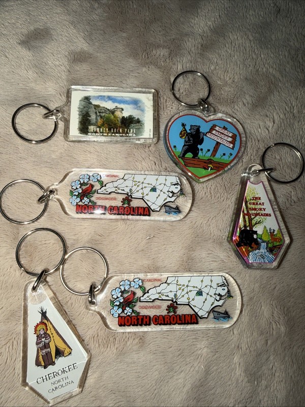 Lot of Vintage Souvenir North Carolina Keychains Key Rings