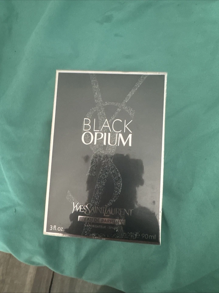 Eau de Parfum Yves Saint Laurent Black Opium, 90 ml (3 fl oz) Foto 3 de 4