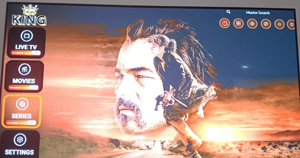 Dispositivo de transmisión ONN Google TV 4K con control de voz manos libres Foto 2 de 4