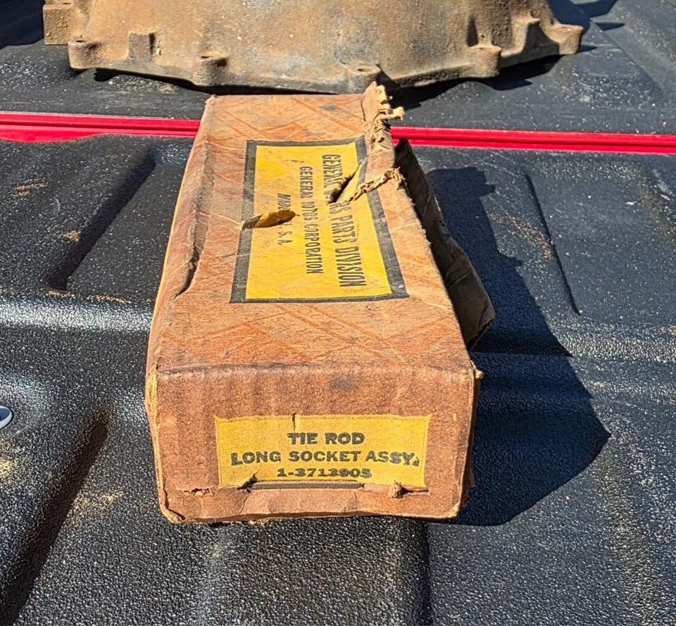 Extremo de varilla de amarre nuevo de stock para modelos Chevrolet 55-57 seleccionados GM 3713905 Tri Five Chevy Foto 3 de 4