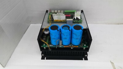 Lenze 171360287 8105 E.4B12 333646 E 220240 HZ D 0-220240 V 7A 0-200 HZ