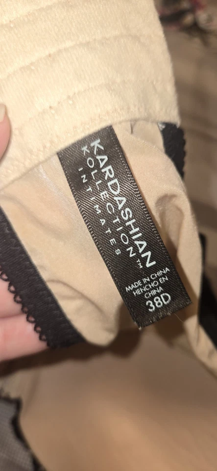 Sujetador corsé Kim Kardashian Intimates 38D Foto 2 de 2