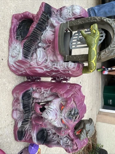 Vintage 1984 He-Man Masters of the Universe MOTU Snake Mountain Playset