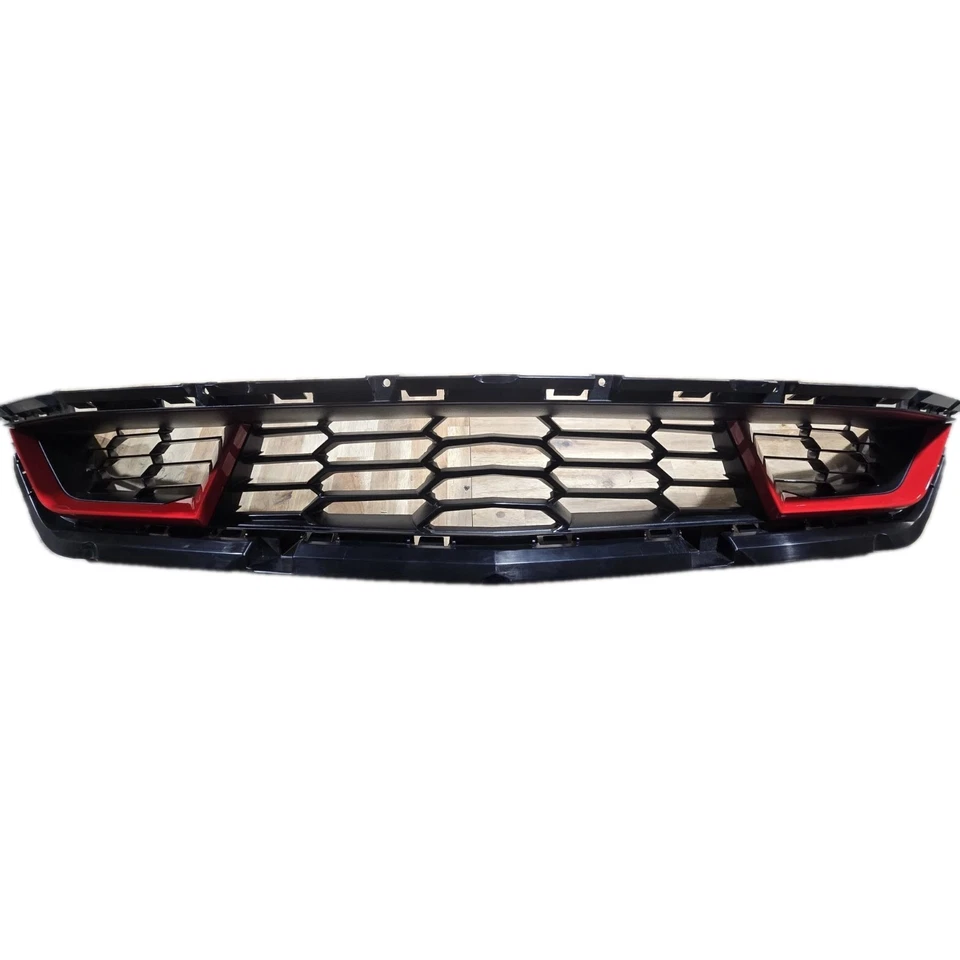 Chevrolet Camaro 2023 parrilla inferior (pieza OEM #84710019) Foto 2 de 3