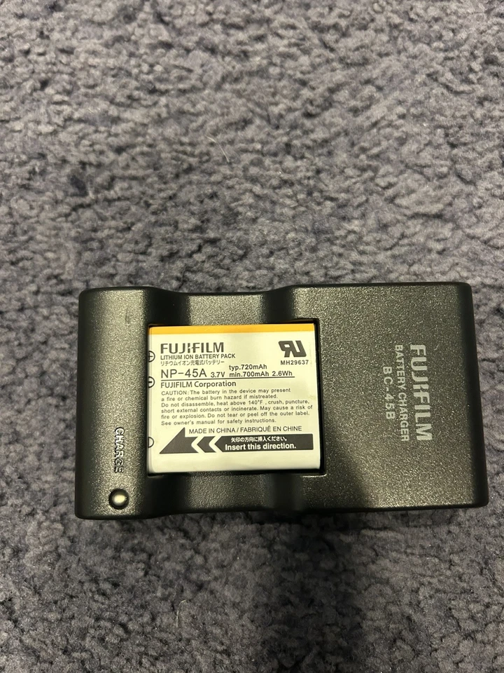 Fujifilm FinePix XP50 Orange Waterproof Digital Camera - Image 3 of 3