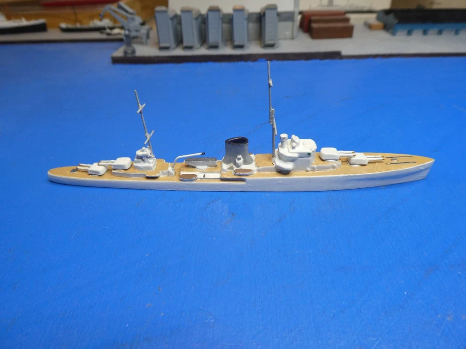 Kreuzer Leander (GB) in 1:1250 Hersteller Wiking Nr. 373 Tr. - Bild 1 von 2