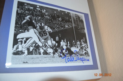 GALE SAYERS SIGNED BLACK/WHITE PHOTO - Picture 3 of 3
