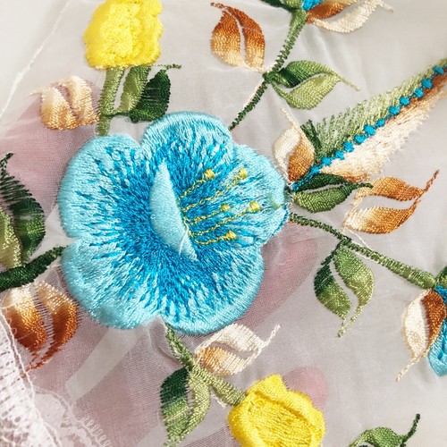 Vintage ovales besticktes Organza Deckchen Spitzenrand blau gelb Blumen 2 Größen Sie wählen - Bild 4 von 14