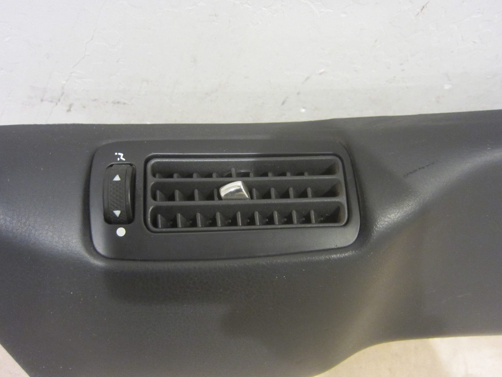 Maserati Quattroporte - RH Lower B-Pillar Cover Trim - Black - P/N 67201700