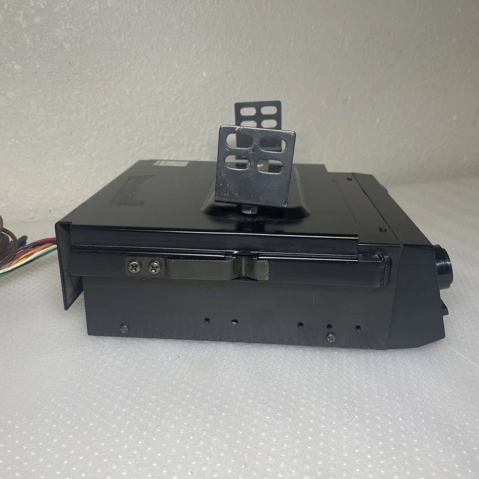 Vintage CRAIG T102 Car Stereo Matrix Cassette Player Auto Reverse **AS IS**PARTS - Image 2 of 4