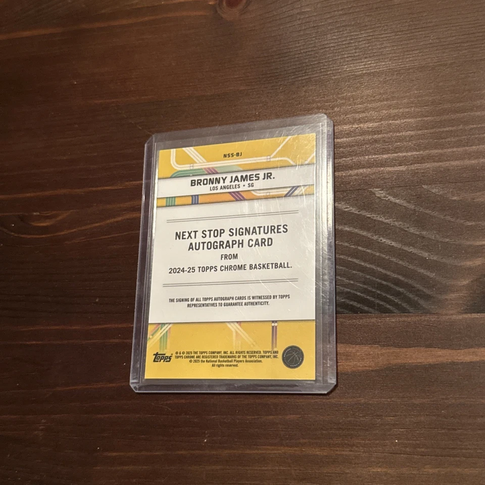 2024-25 Topps Chrome NSS-BJ Bronny James Jr. RC Gołd Geometric Rookie Auto /50 - Bild 2 von 2