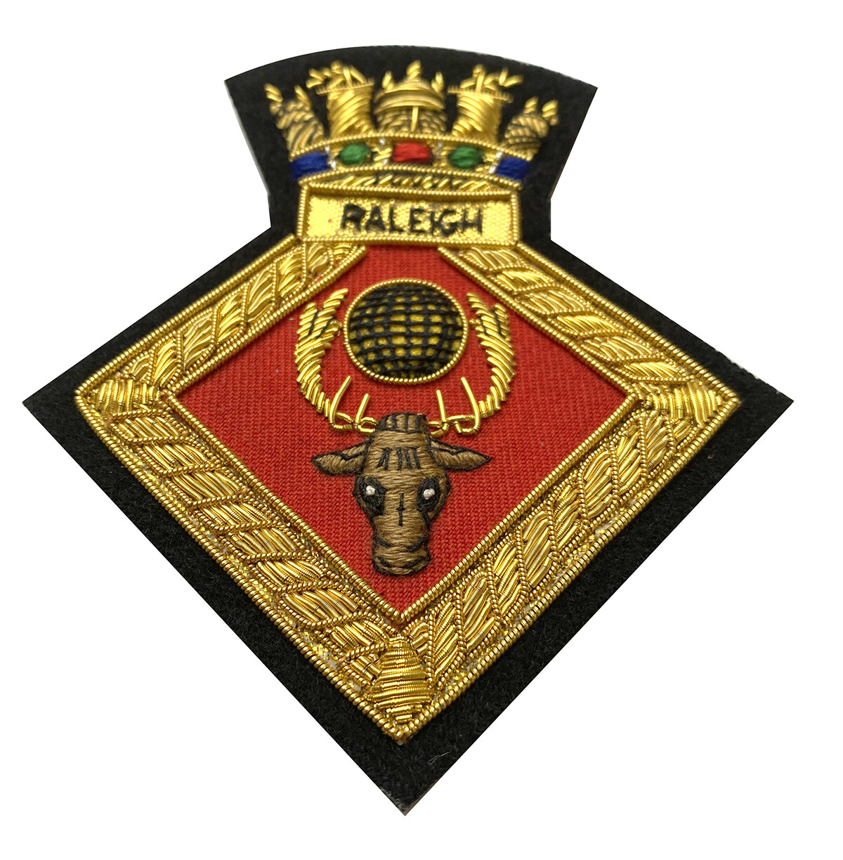 Ciondolo Vintage HMS Raleigh Montato Su Un Disco Forato In Madreperla. - Italia