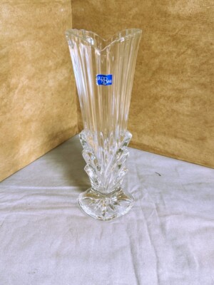 CRYSTAL STUDIO NOVA VASE HEART RIBBED IN EXCELLENT CONDITION 8'' TALL