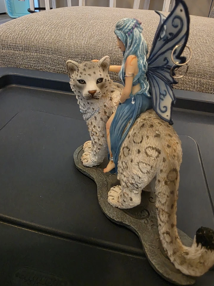 Hada Hima con Leopardo de las Nieves Estatua Decorativa Coleccionable 8H Pacific Giftware Foto 2 de 4