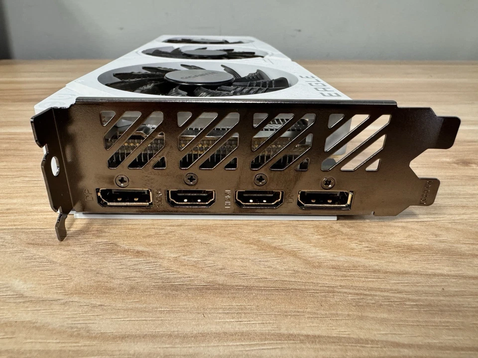 GIGABYTE - NVIDIA GeForce RTX 5070 AERO OC 12G GDDR7 PCI Express 5.0 Used - Image 3 of 4