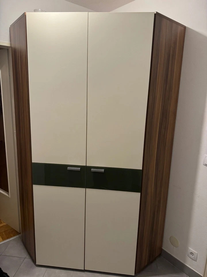 Eckschrank + Hochschrank + Sidebord - zu verschenken für Abholer in München