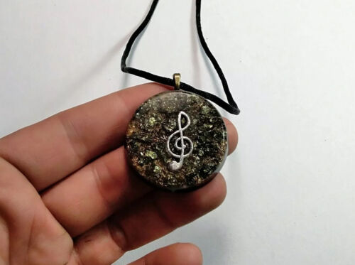 Collier musique métal orgonite pyrite orgone énergie pendentif punk rock bijoux - Photo 1 sur 5