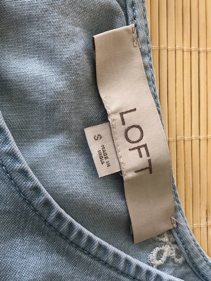 LOFT Para Mujer Talla S Azul Algodón Cambray Floral Bordado Sin Mangas Botón Espalda Foto 2 de 4