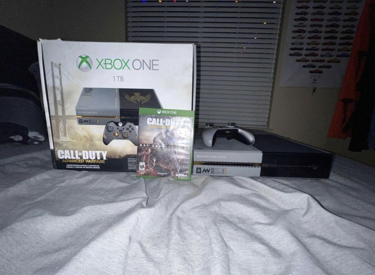 Limited Edition Call of Duty: Advanced Warfare Bundle for Xbox One