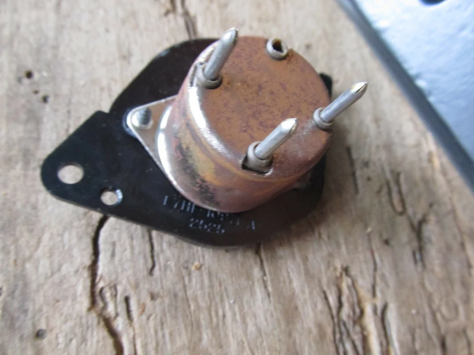 NOS 87 1987 FORD B600 B800 F600 F800 MEDIDOR DE TEMPERATURA E7HZ-10883-A NUEVO EN CAJA Foto 3 de 4