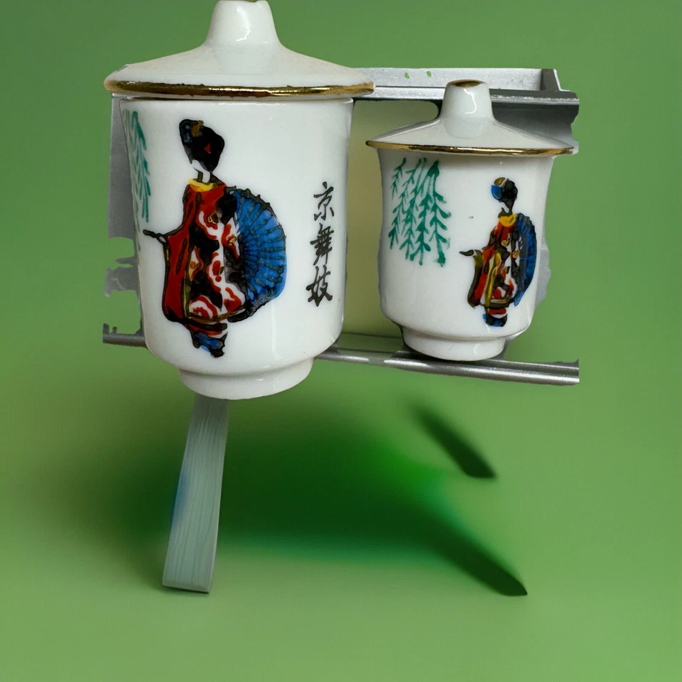 Tazas de sake Kyoto Maiko pintadas a mano vintage con tapas - porcelana japonesa borde dorado Foto 4 de 4