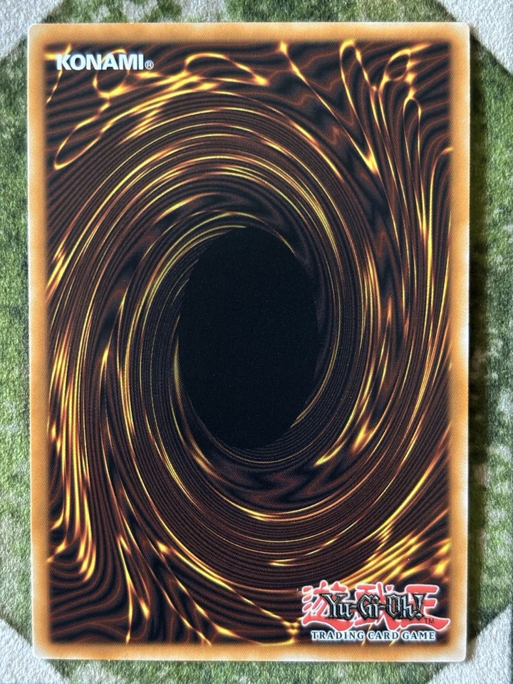 Yu-Gi-Oh! SUDA-EN036 "Saint Azamina" Secret Rare 1st Edition Card – Supreme Darkness Set 8 thumbnail image