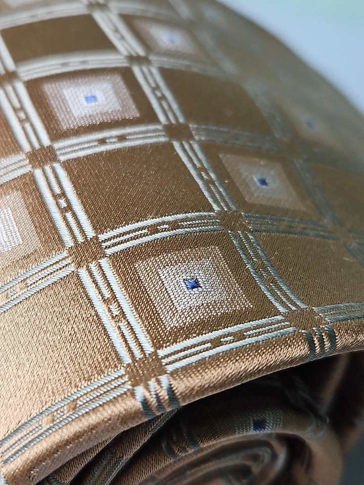 Corbata para hombre Joseph & Feiss 100 % seda DORADA cuadrados geométricos 57" Foto 4 de 4