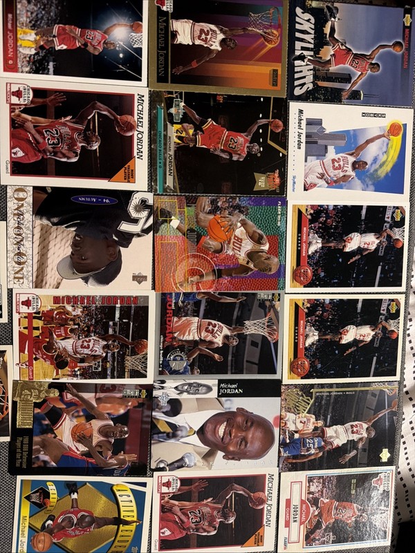 Michael Jordan Chicago Bulls Lot Of 22 Cards