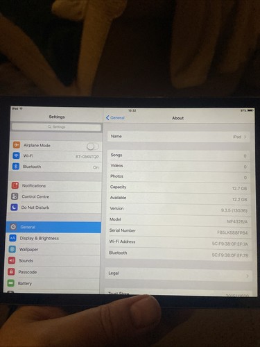 Apple iPad mini 1st Gen. 16GB, Wi-Fi, 7.9in - White & Silver - Picture 2 of 5