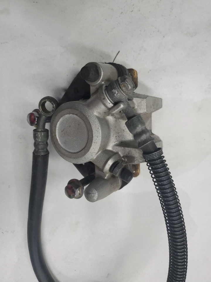 1985 - 2006 KAWASAKI VN750 VULCAN FRONT RIGHT BRAKE CALIPER - Image 2 of 4