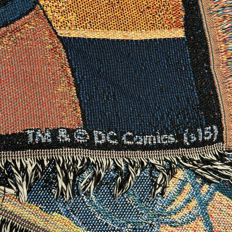 DC Comics Wonder Woman She Can Tapiz Throw 48”x60” Hecho en EE. UU. Foto 3 de 4