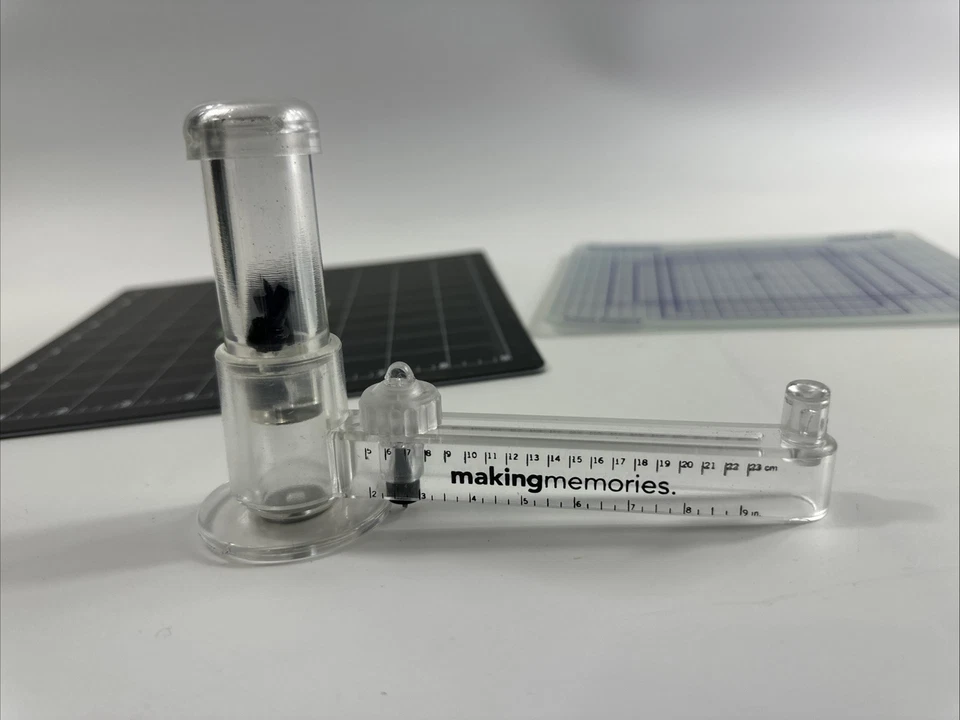 Making Memories Circle Cutter Deluxe with Mat Scrapbooking Crafts Crazy ¹⁸ - Image 2 of 4