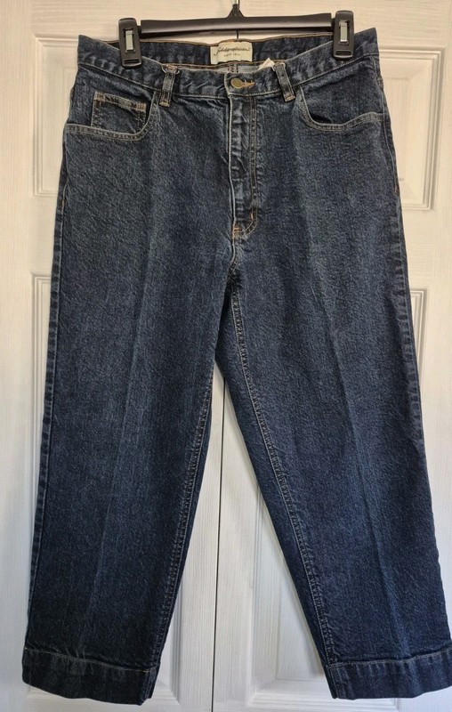 LADIES EDDIE BAUER MEDIUM WASH DENIM CAPRI JEANS SIZE 12  RELAXED FIT EUC