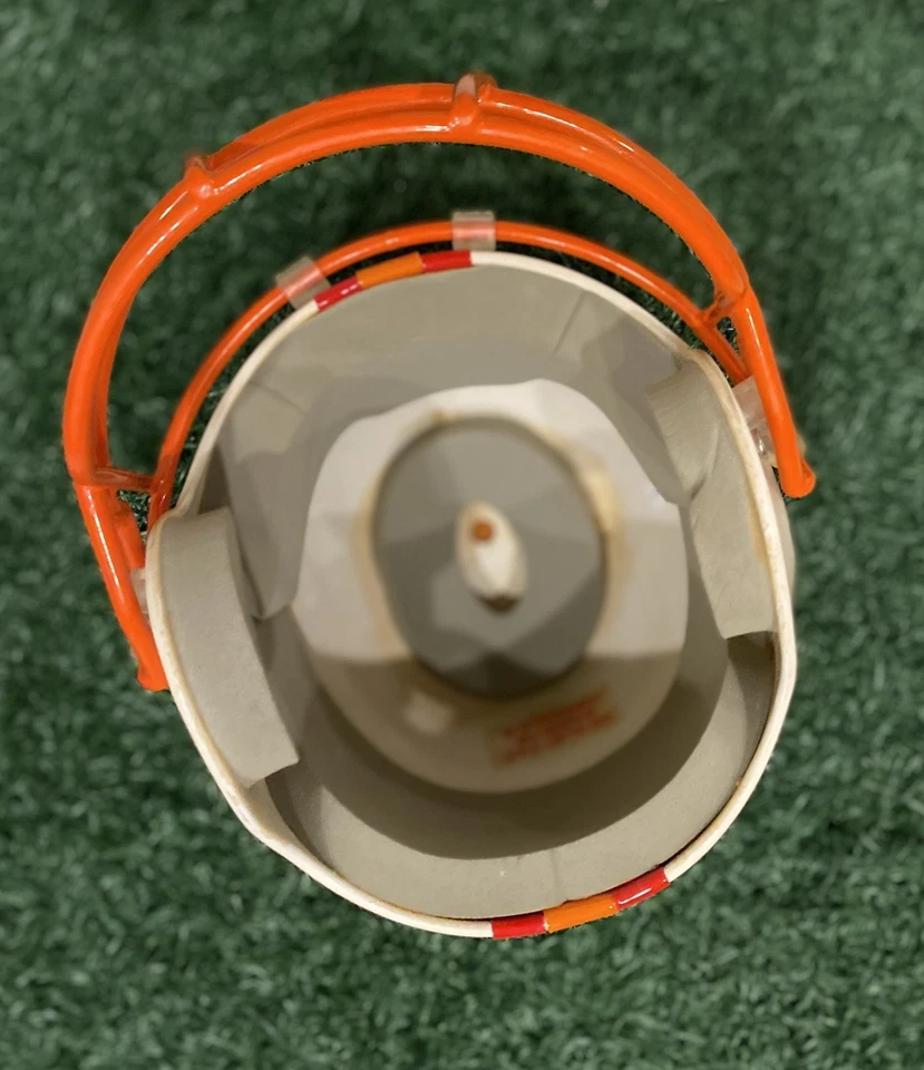 20 世纪 90 年代早期 TAMPA BAY BUCCANEERS 仿制品头盔 - 中号外壳 - 正装 — 第 4/4 张图片